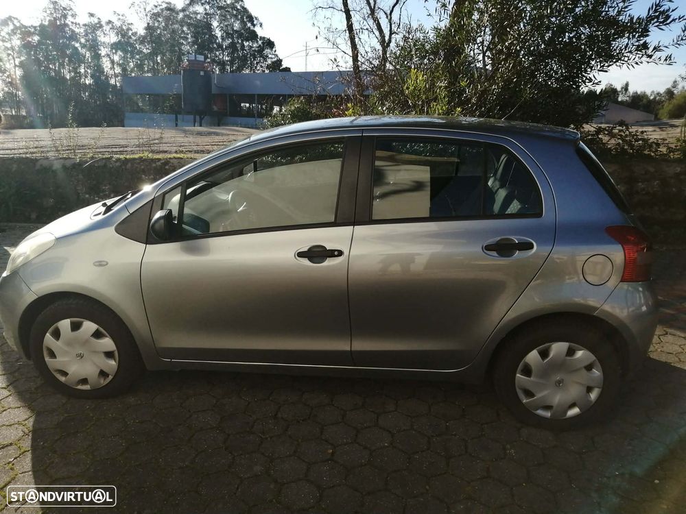 Toyota Yaris 1.0 Base - 3