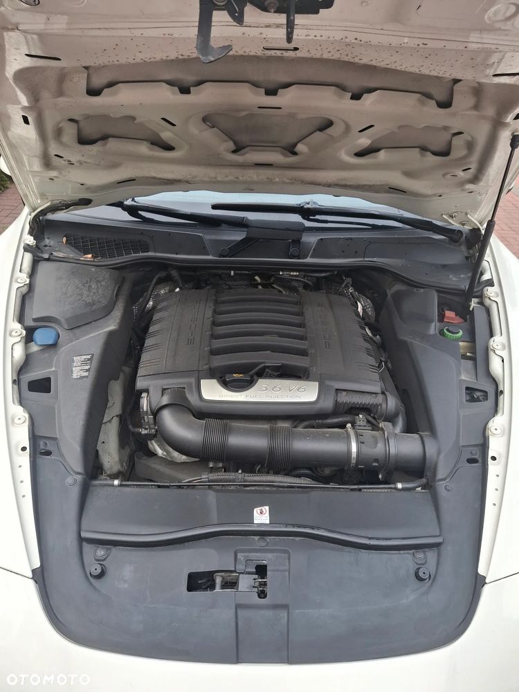 Porsche Cayenne Platinum Edition - 11