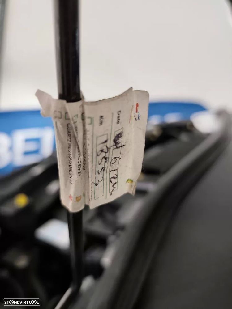 Citroën C3 1.2 PureTech Shine EAT6 - 26