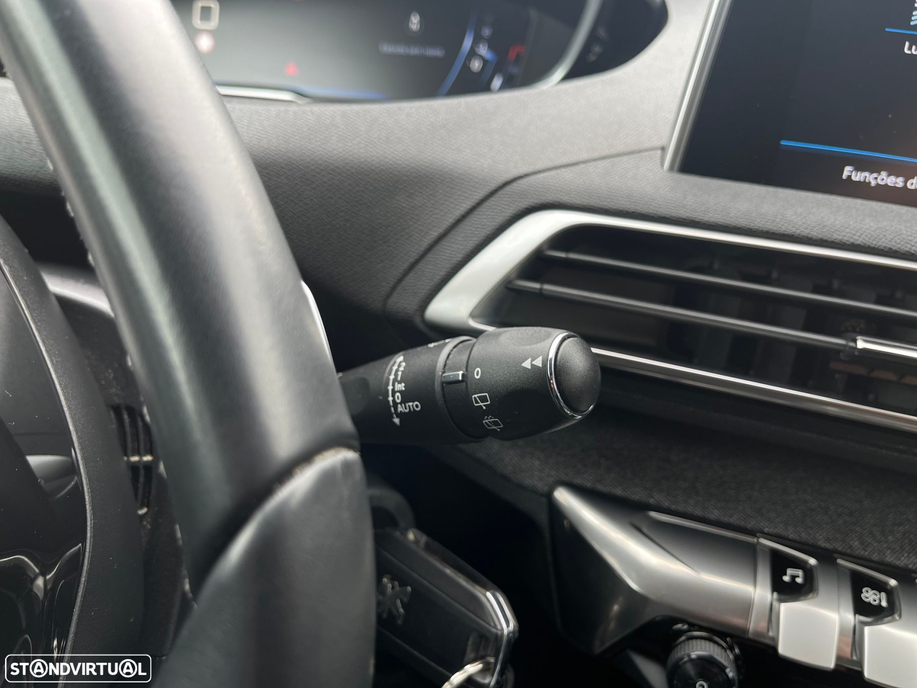 Peugeot 3008 1.5 BlueHDi Allure EAT8 - 24