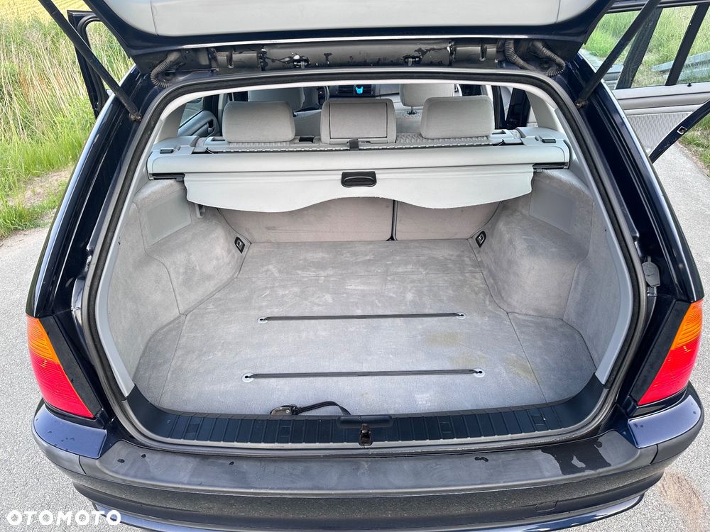 BMW Seria 3 318i - 12
