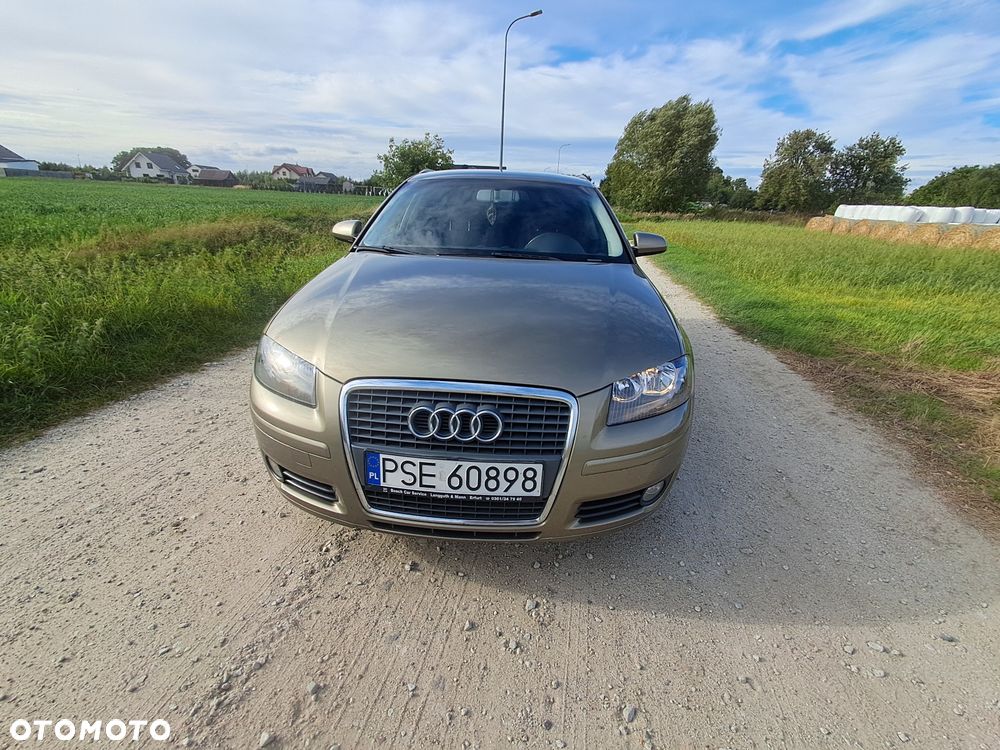 Audi A3 Sportback - 1