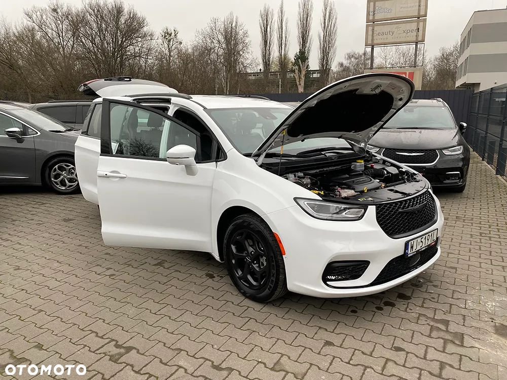Chrysler Pacifica - 20