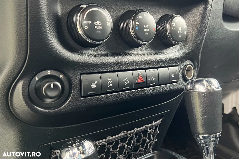 Jeep Wrangler Hard-Top 2.8 CRD Automatik Rubicon - 12