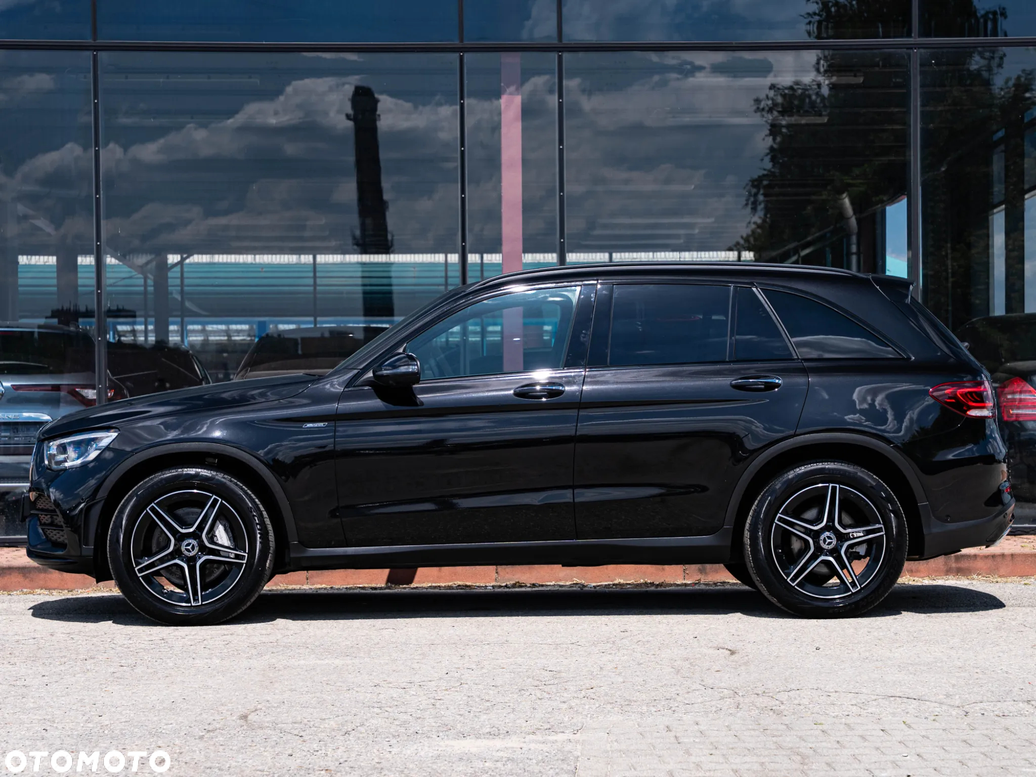 Mercedes-Benz GLC 200 4Matic 9G-TRONIC AMG Line Plus - 18