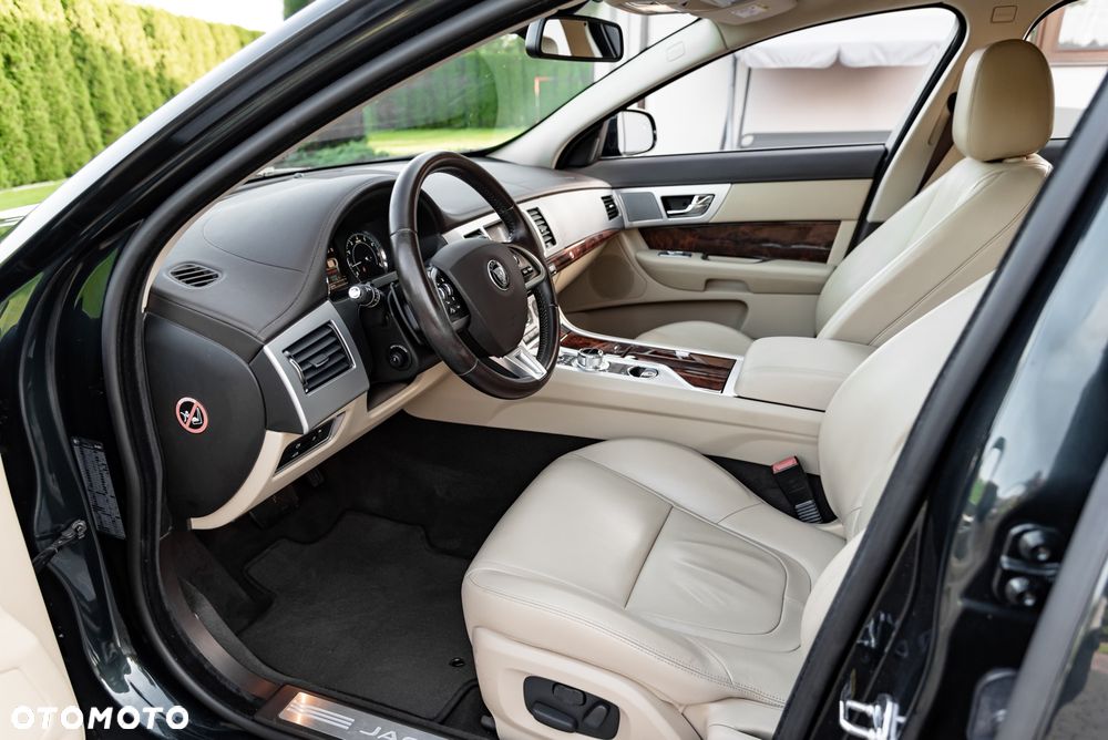 Jaguar XF 3.0 V6 Kompressor AWD - 18