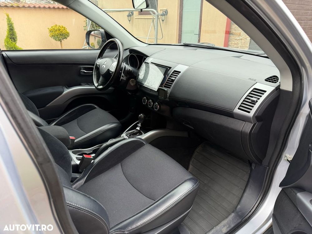Mitsubishi Outlander - 6