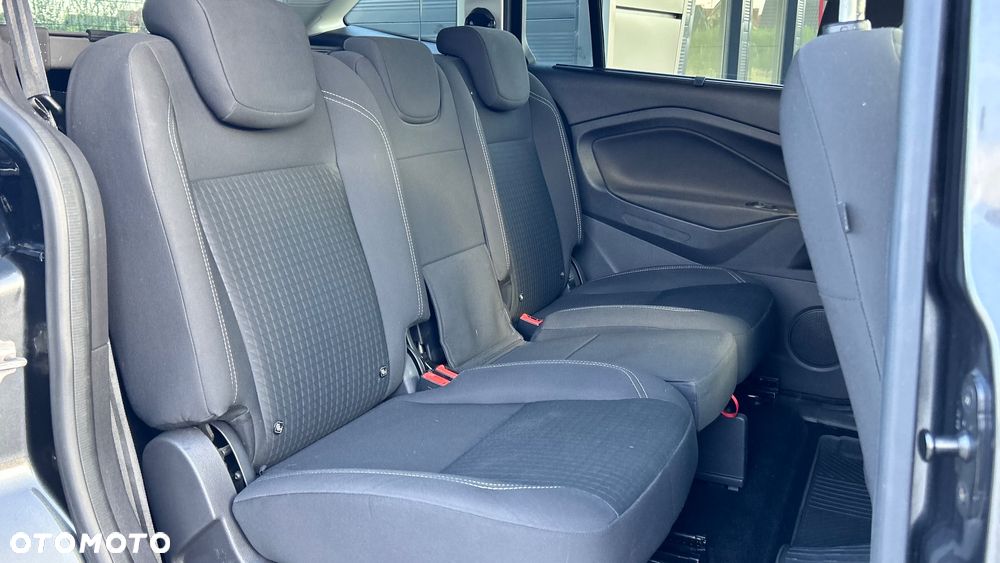 Ford C-MAX - 17