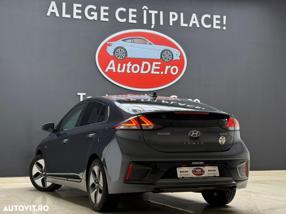 Hyundai IONIQ - 3