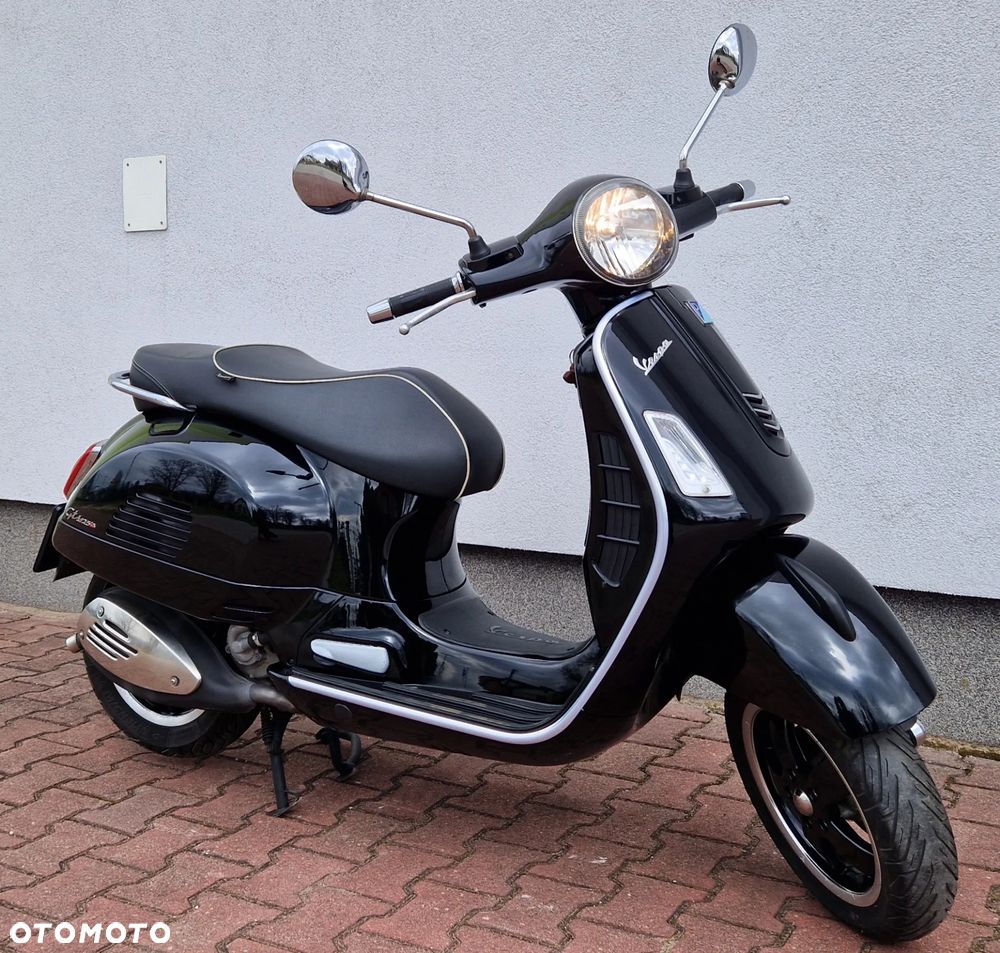 Vespa GTS - 1