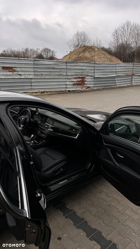 BMW Seria 5 528i Luxury Line - 10