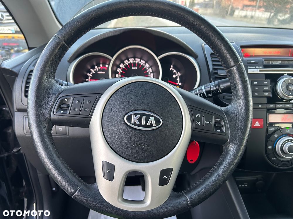 Kia Venga - 10