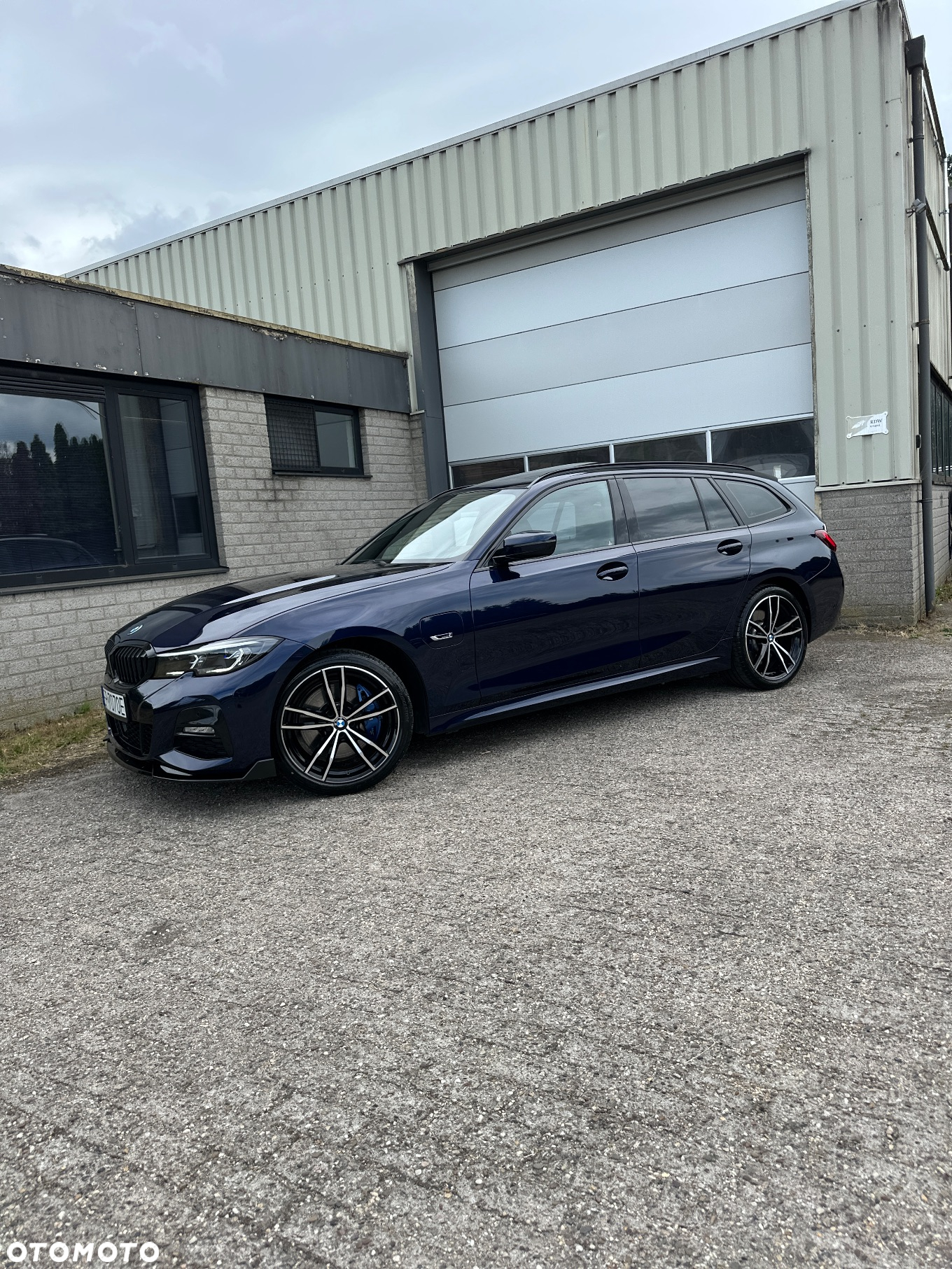 BMW Seria 3 330e Touring M Sport - 8