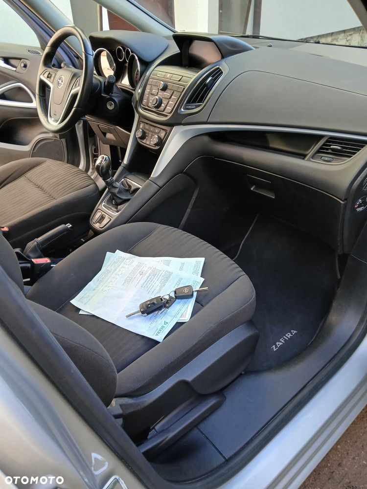 Opel Zafira - 8
