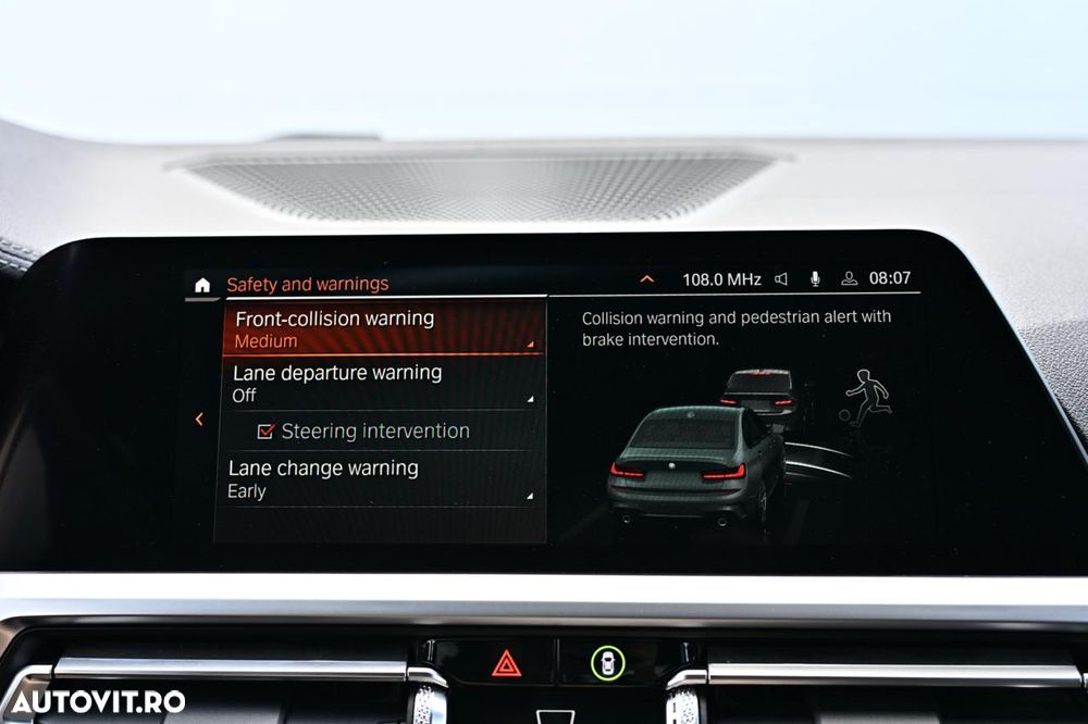 BMW Seria 3 330i xDrive Aut. M Sport - 31