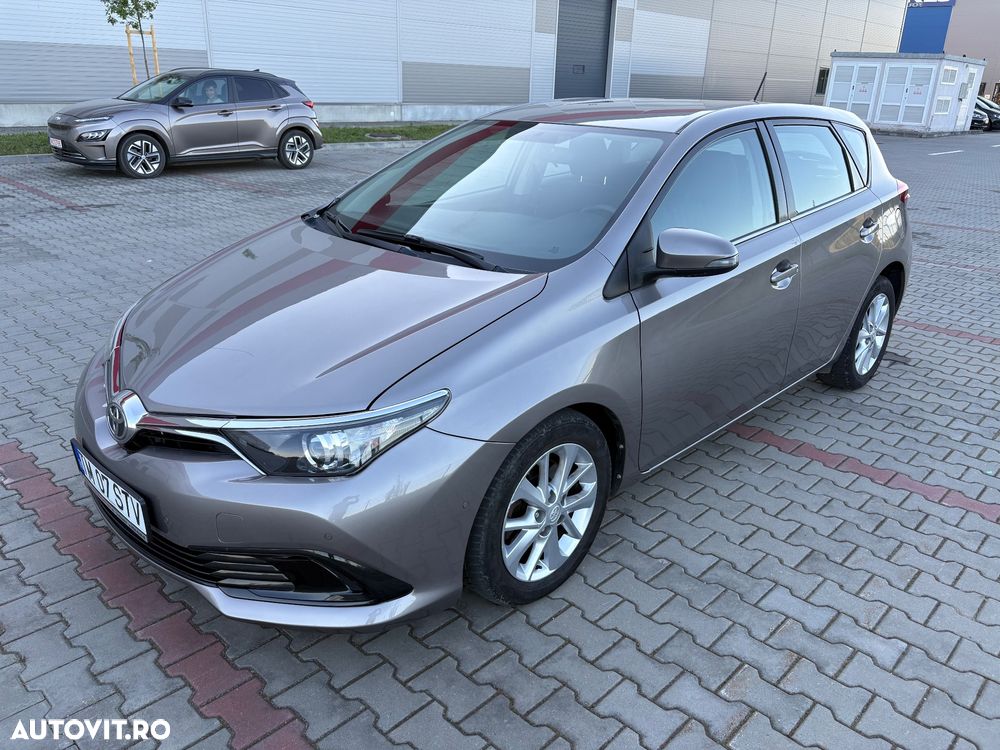 Toyota Auris 2.0 D-4D Edition - 2