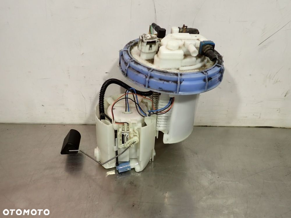 POMPA PALIWA TOYOTA COROLLA E15 - 3