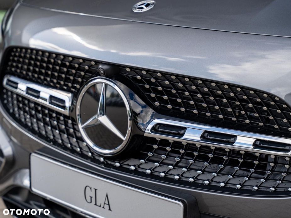 Mercedes-Benz GLA - 5