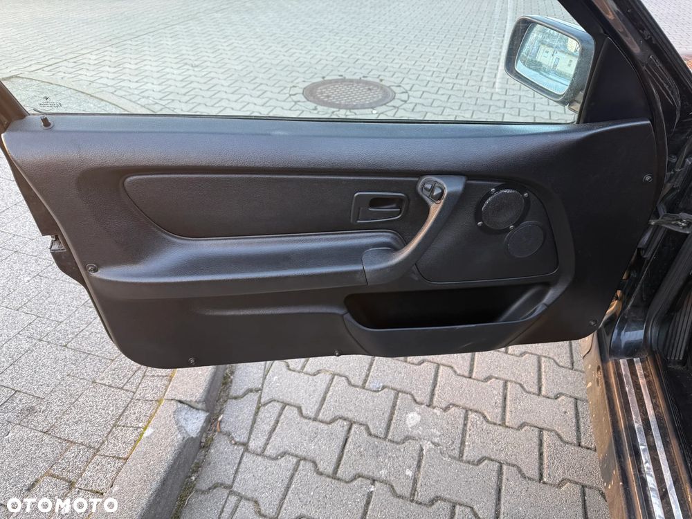 BMW Seria 3 316i - 11