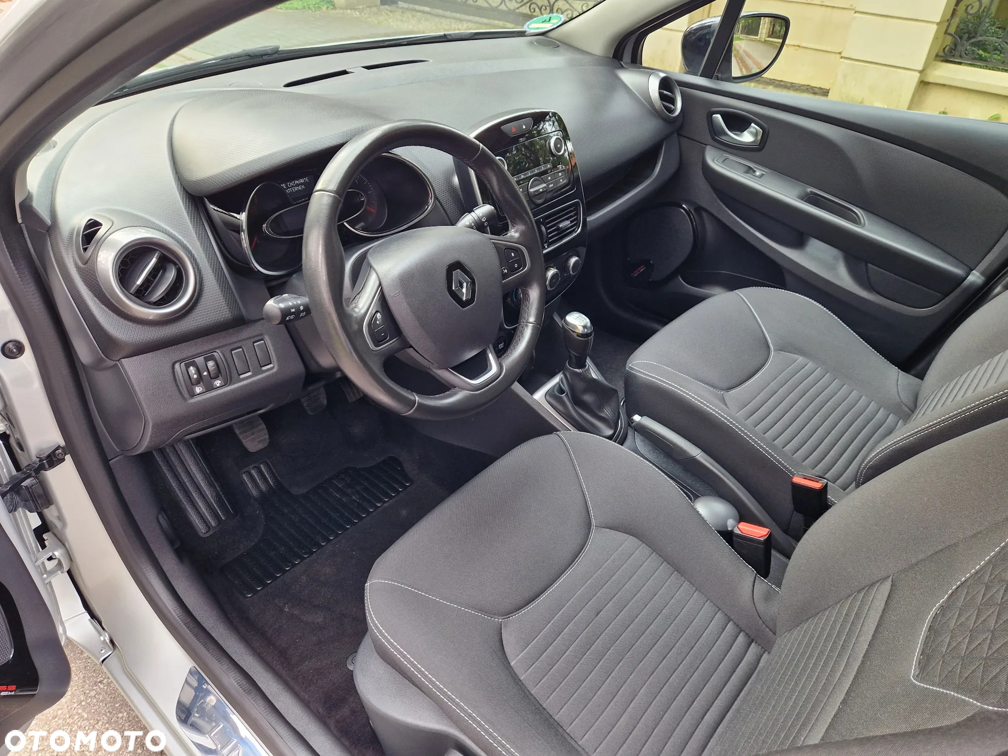 Renault Clio 1.2 16V Limited EU6 - 31