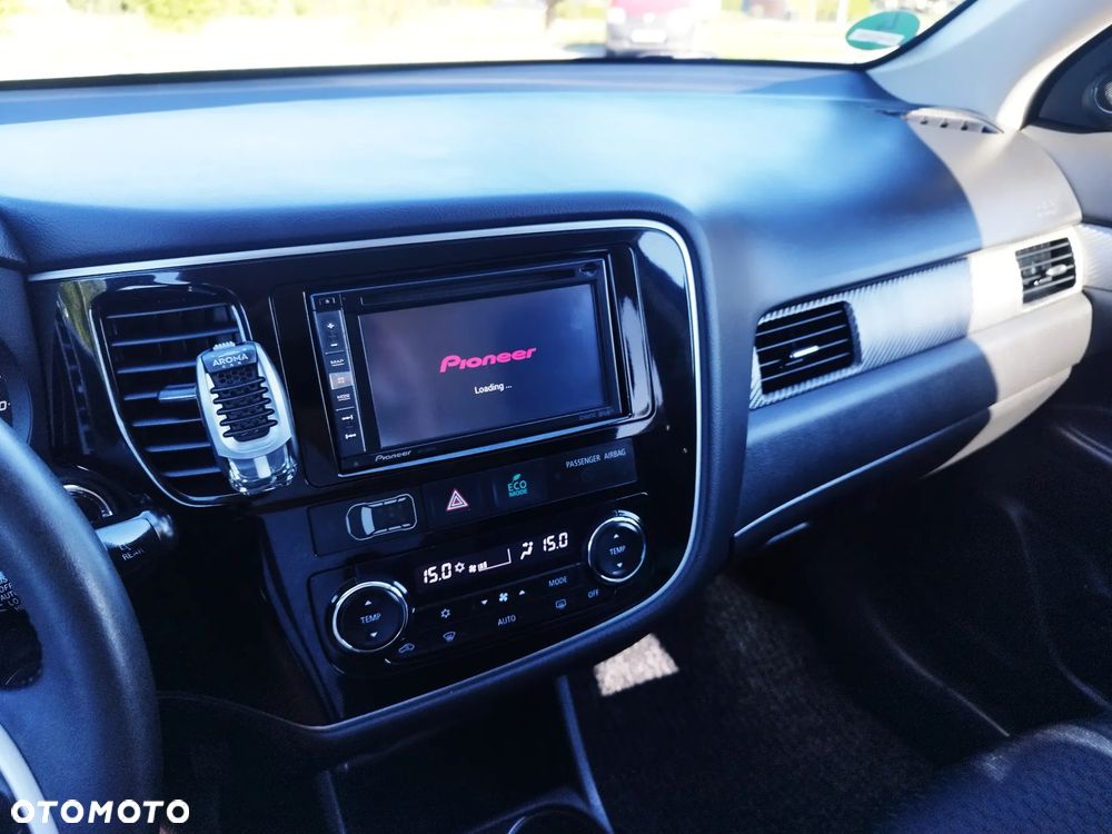 Mitsubishi Outlander 2.0 2WD Diamant Edition - 32