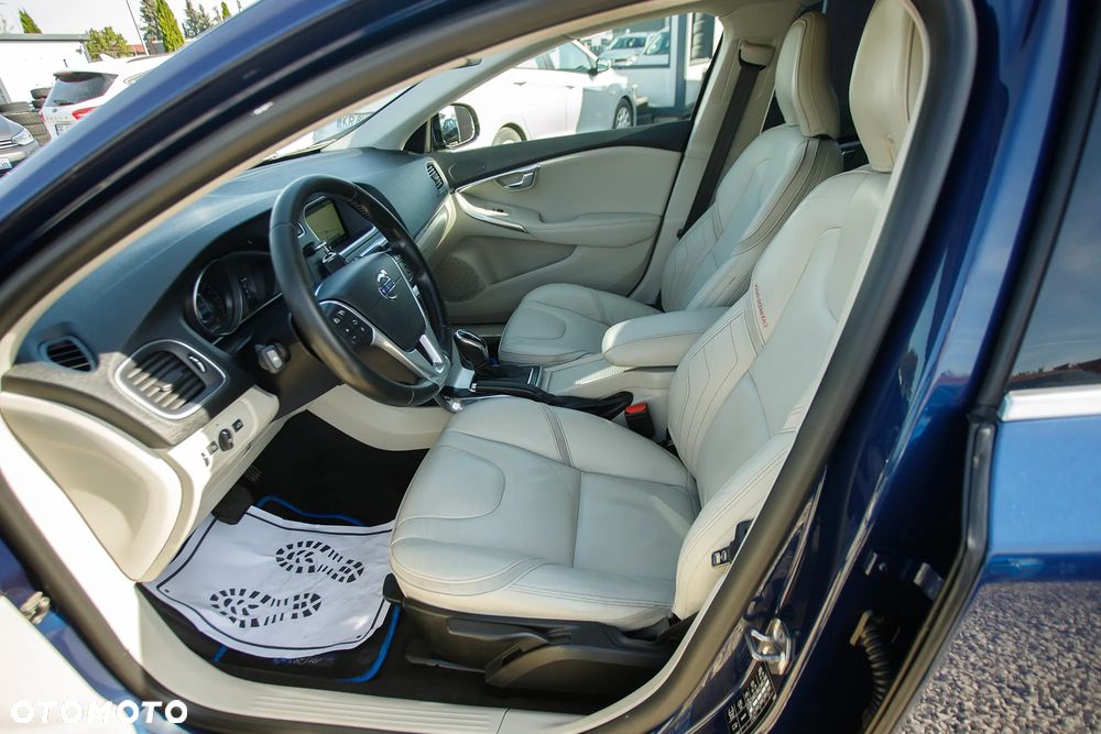 Volvo V40 Cross Country D3 Geartronic Ocean Race - 25