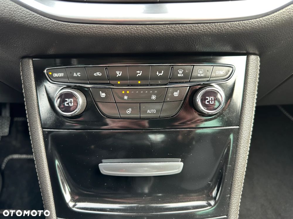 Opel Astra 1.4 T Dynamic - 26