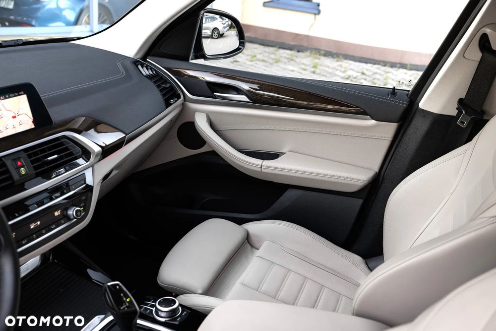 BMW X3 xDrive30i Luxury Line - 19