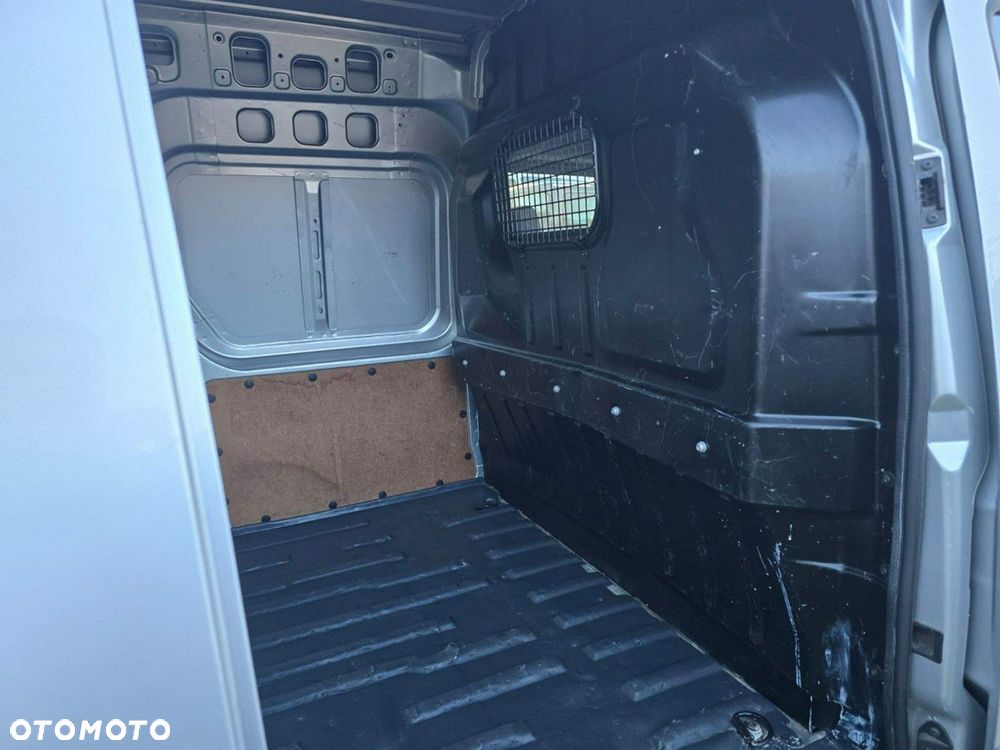 Ford Transit Connect - 28