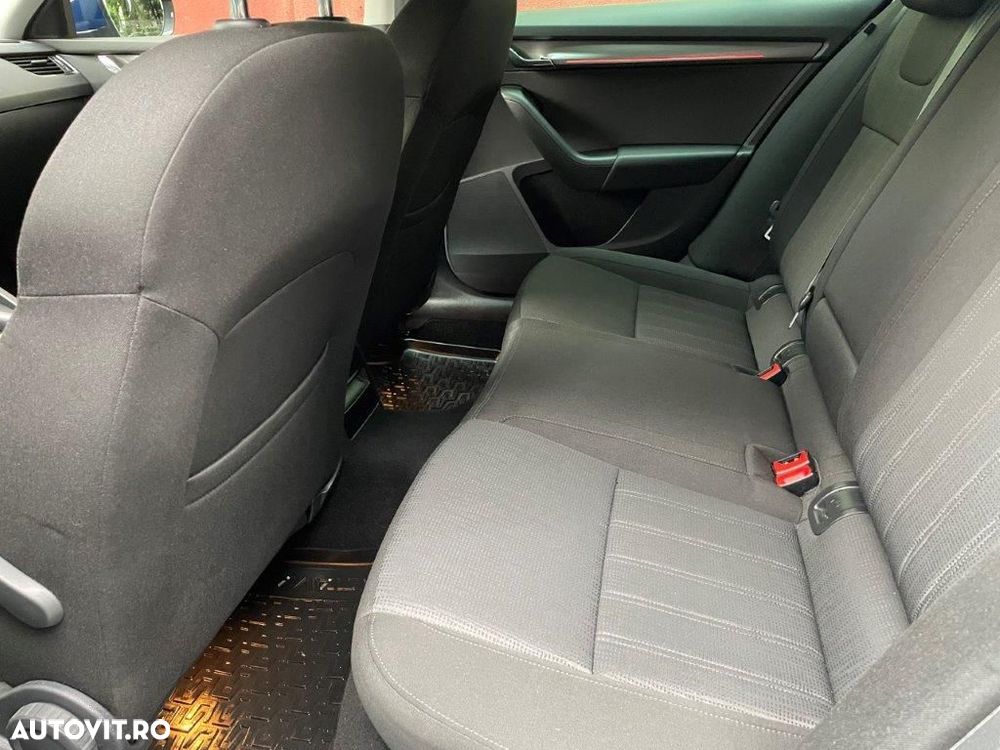 Skoda Octavia 1.6 TDI DSG Style - 15