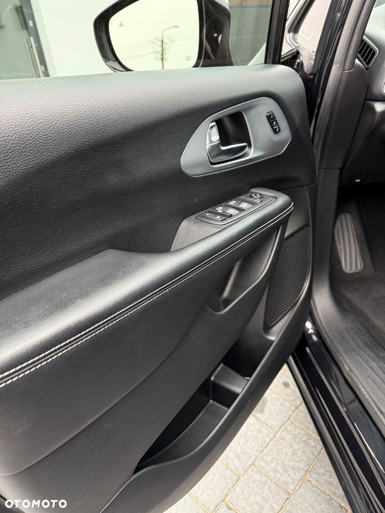 Chrysler Pacifica - 24