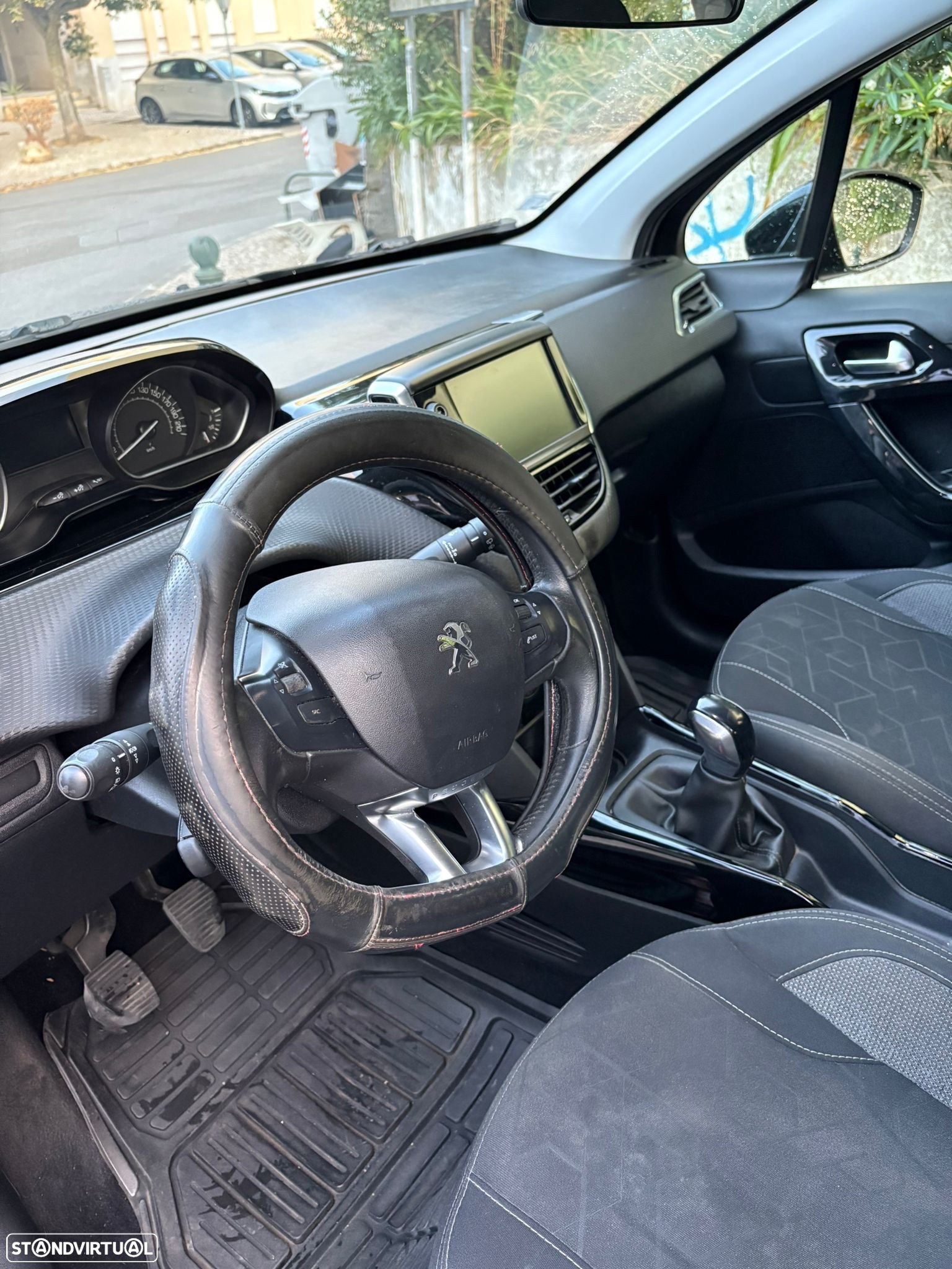 Peugeot 2008 1.5 BlueHDi Style - 10