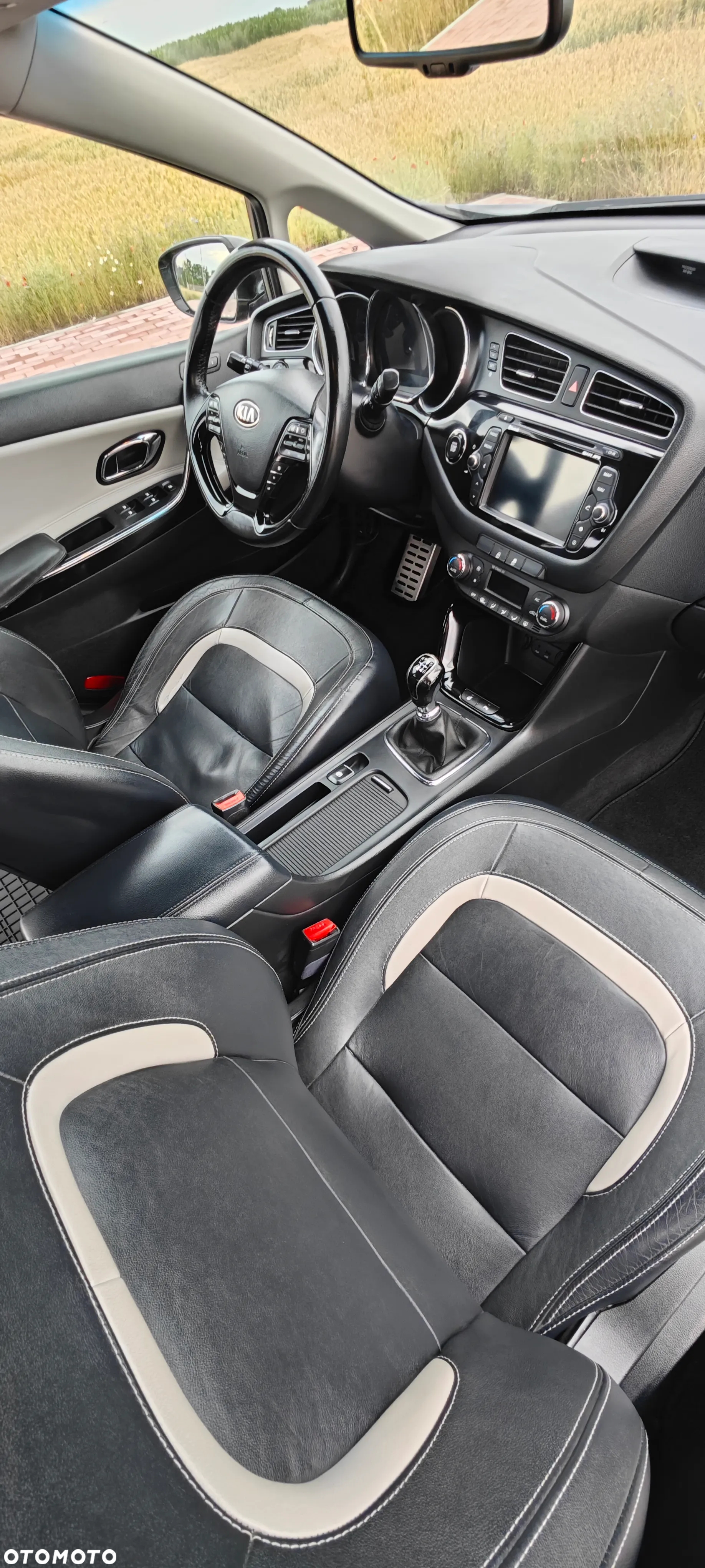 Kia Ceed - 38