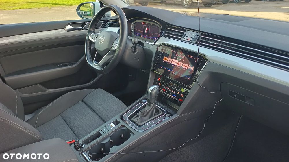 Volkswagen Passat 2.0 TSI Elegance DSG - 25