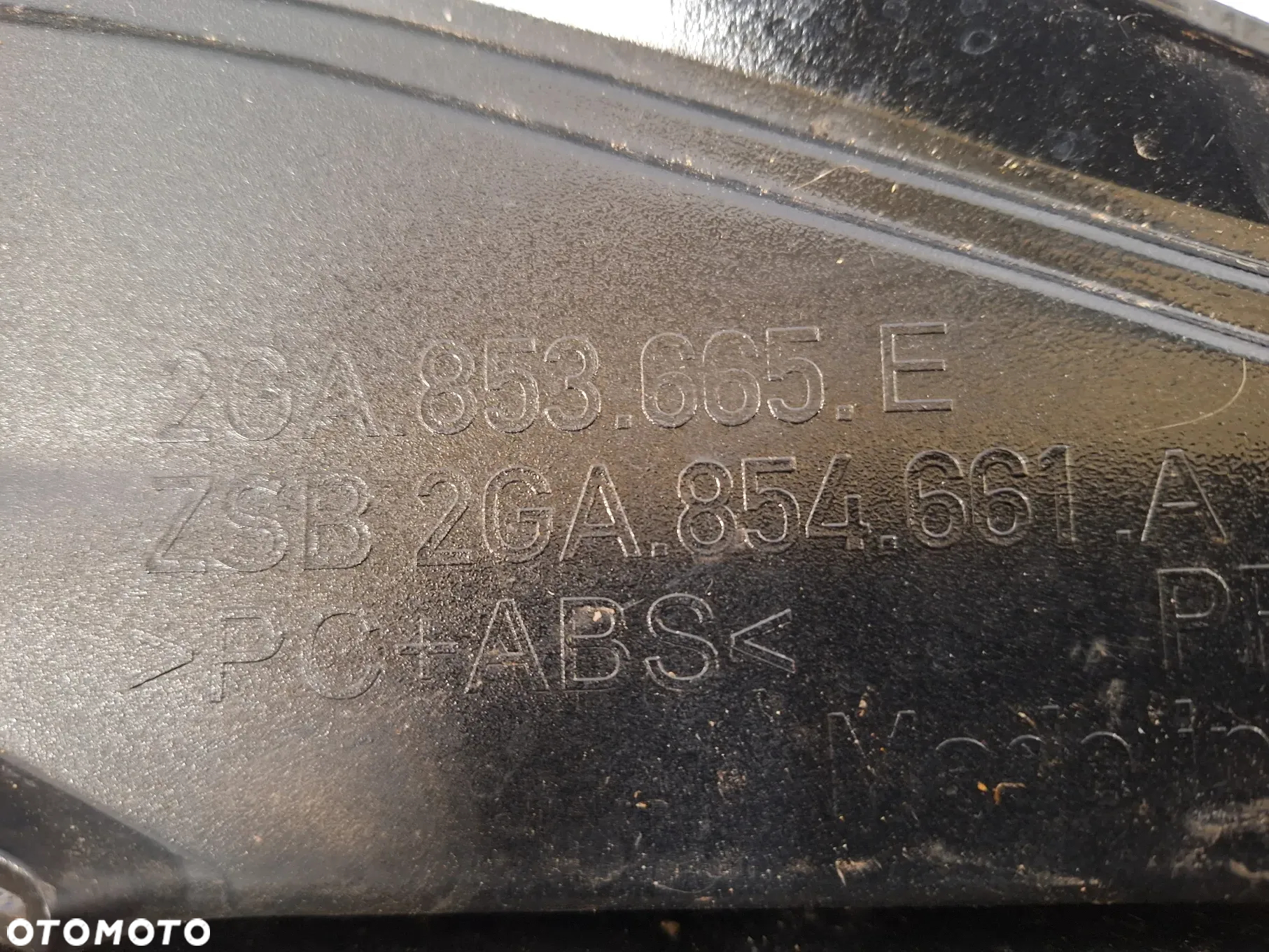 Vw T-ROC kratka zderzaka listwa R-line 2GA853665E - 4