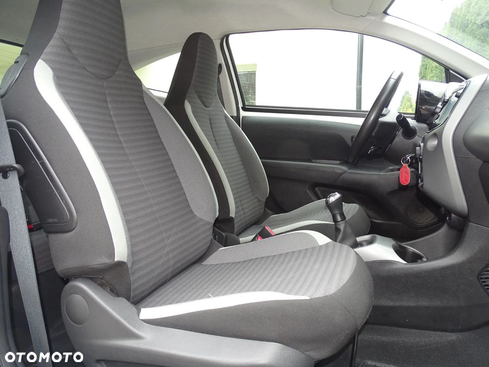 Toyota Aygo x-play - 14