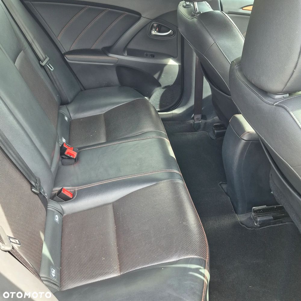 Toyota Avensis - 17