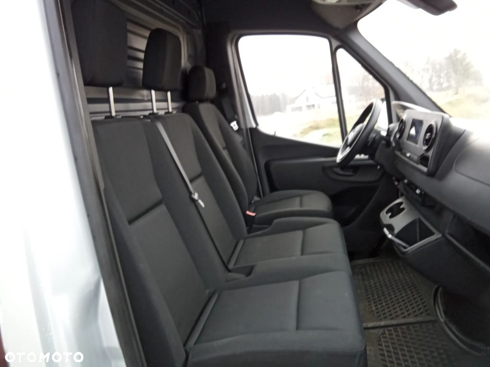 Mercedes-Benz SPRINTER - 20