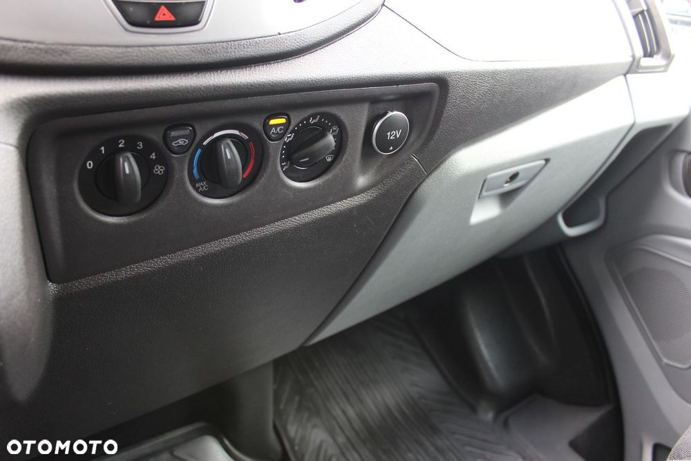 Ford Transit - 11