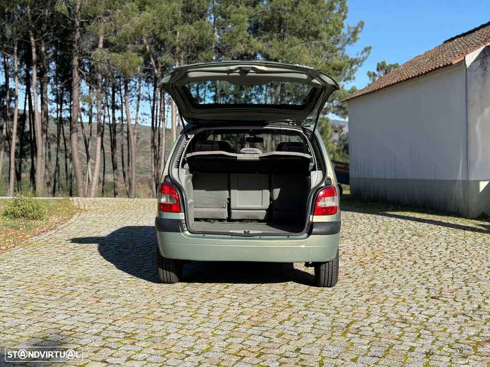 Renault Scénic 1.4 16V Conquest - 8