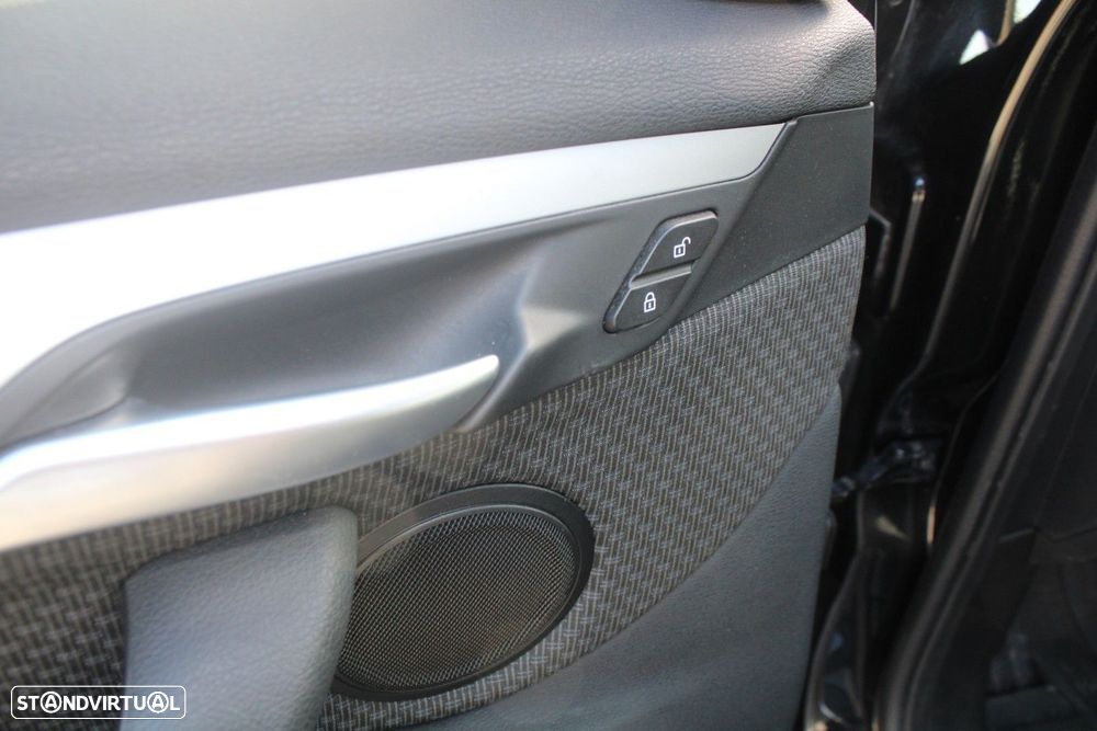 BMW X1 16 d sDrive Advantage Auto - 34