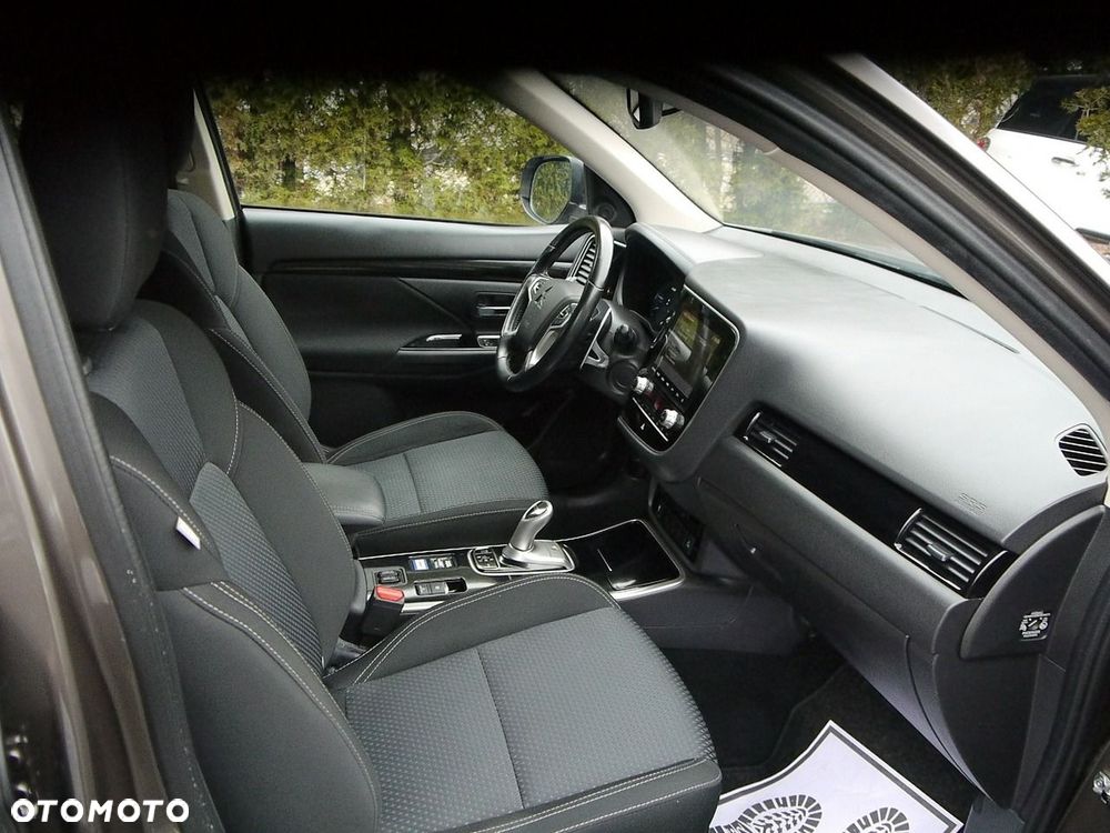 Mitsubishi Outlander - 28