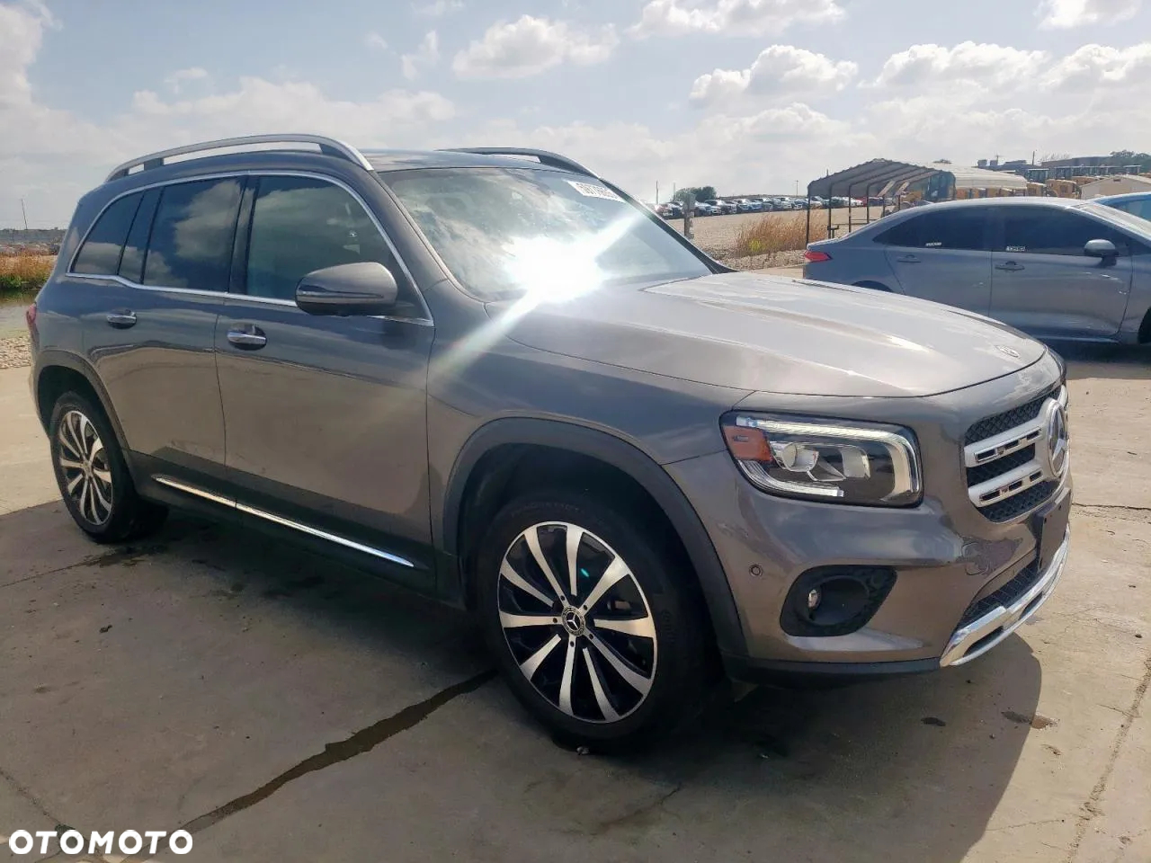 Mercedes-Benz GLB - 4