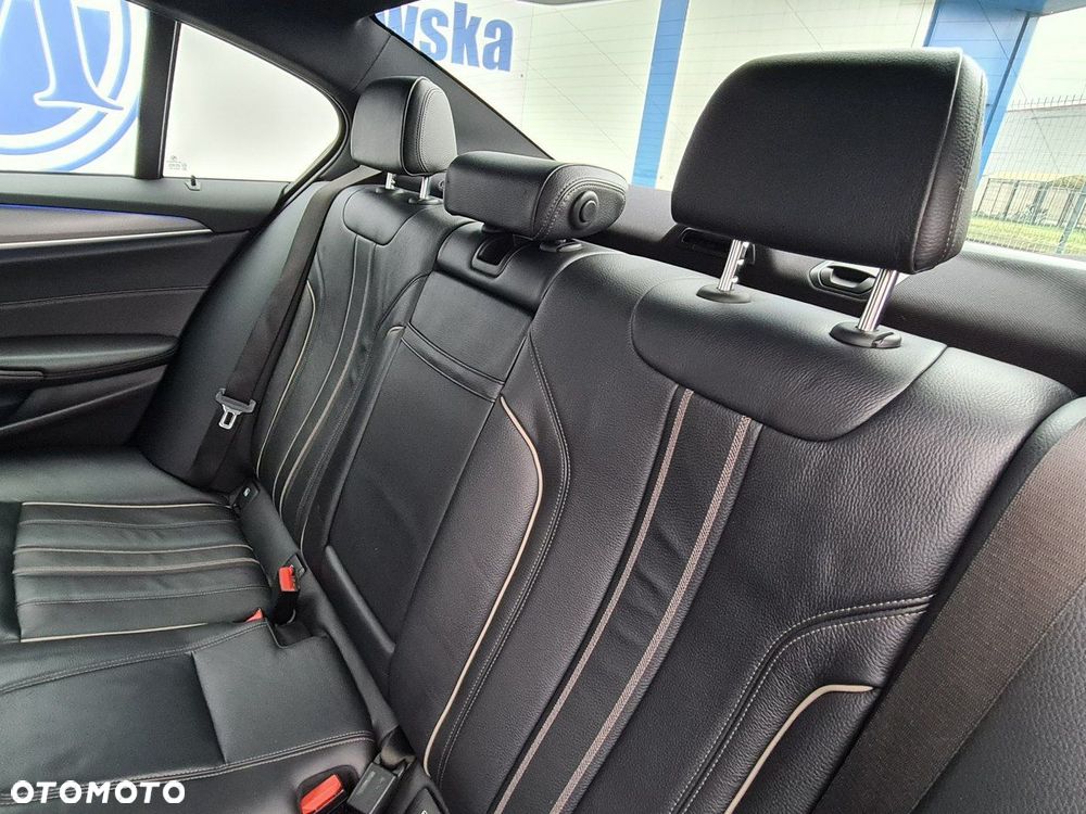 BMW Seria 5 530d xDrive M Sport sport - 30