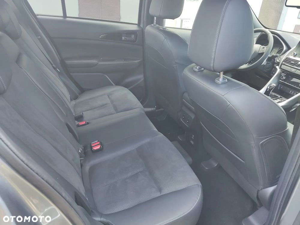 Mitsubishi Eclipse Cross 4WD Top - 14