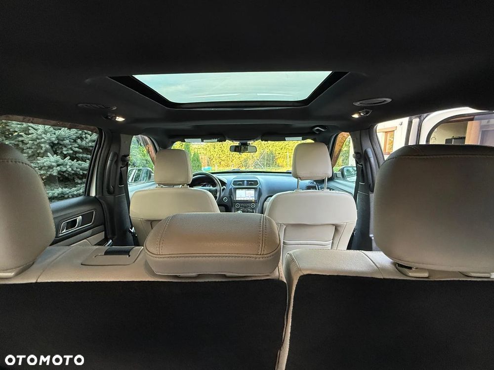 Ford Explorer - 22