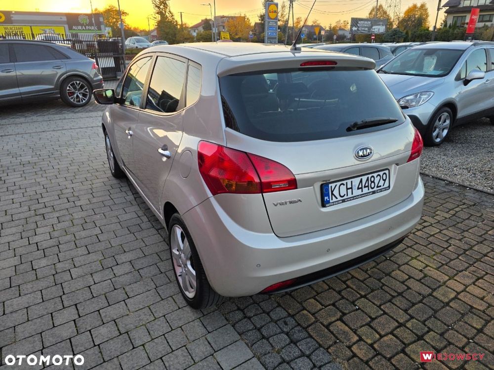 Kia Venga - 9