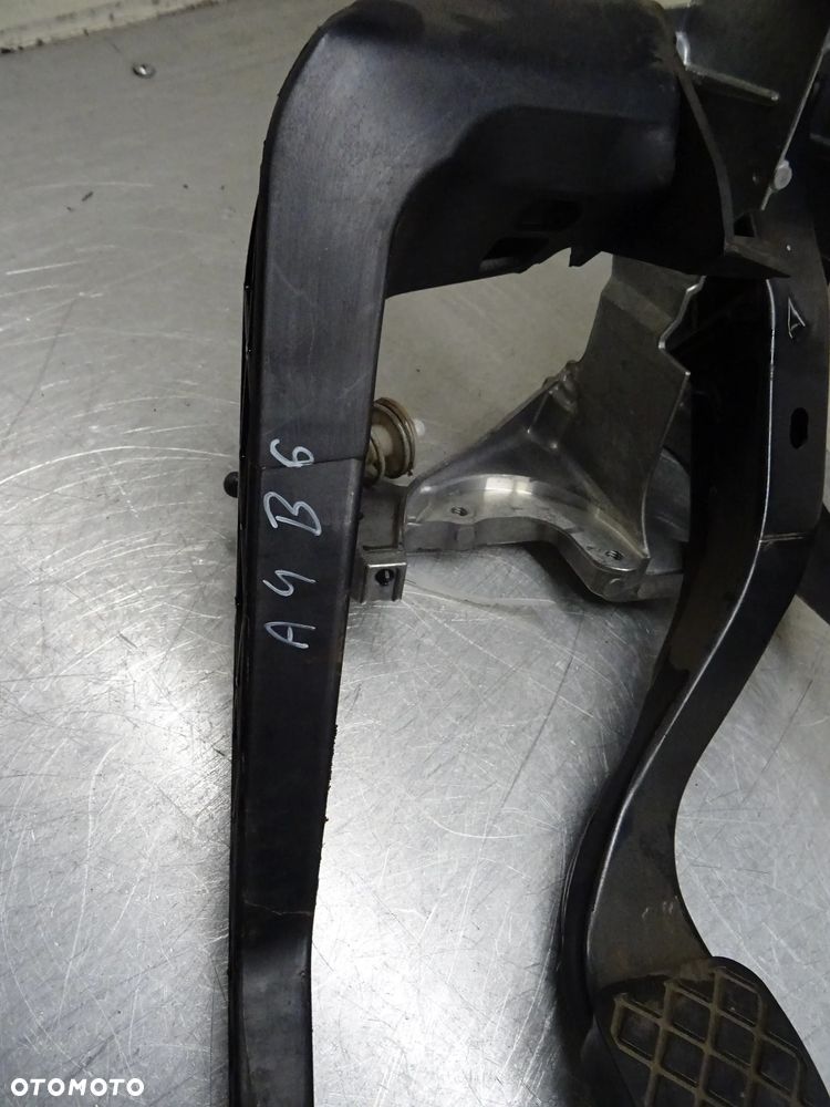 AUDI A4 B6 00-06 2.0B PEDAŁ SPRZĘGŁA HAMULCA 8E1721117A - 5