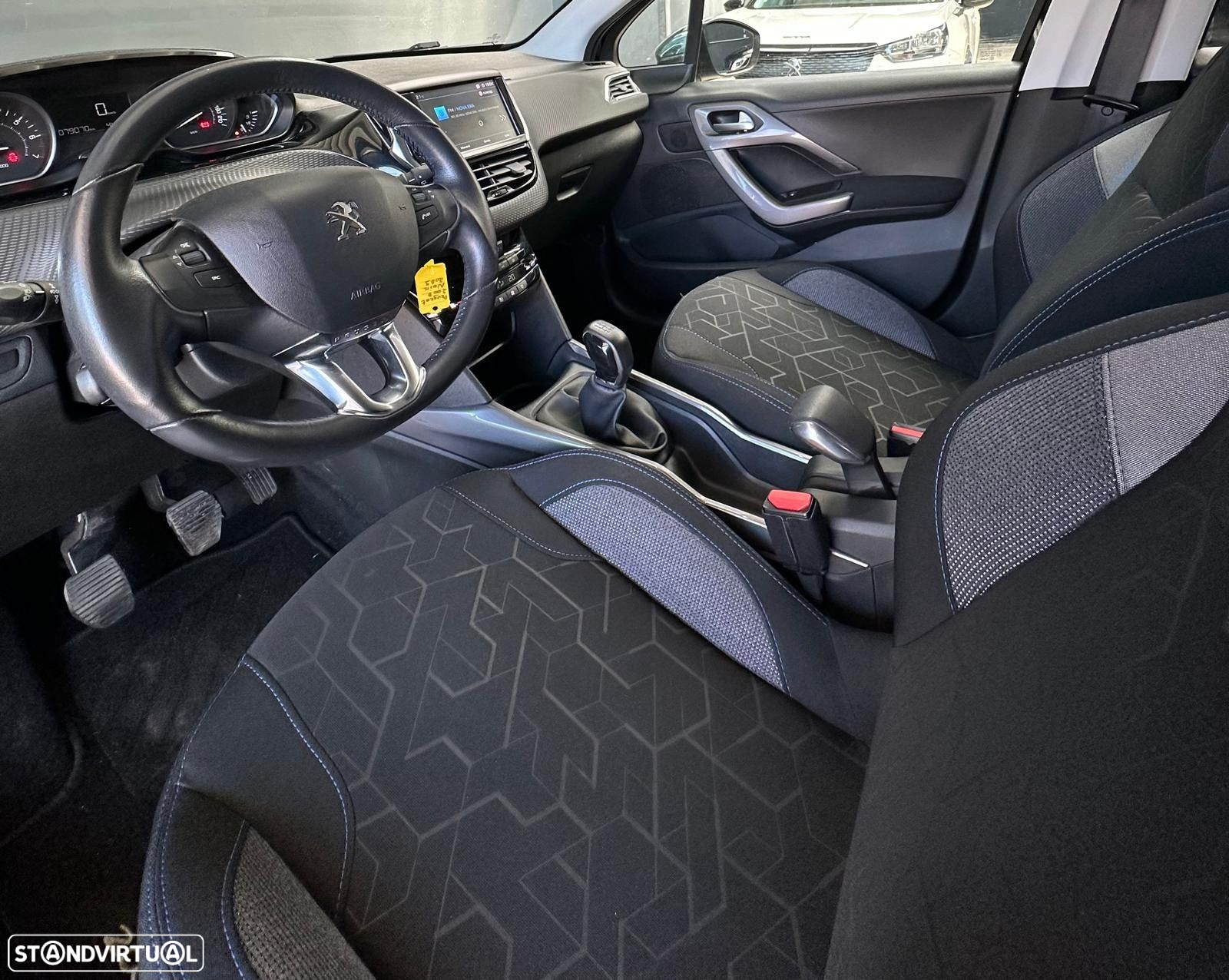Peugeot 2008 1.2 PureTech Style - 10