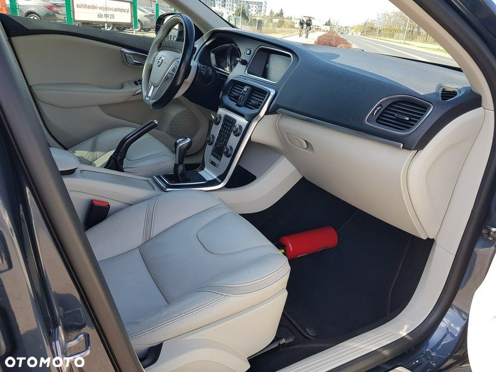 Volvo V40 D3 Ocean Race - 16